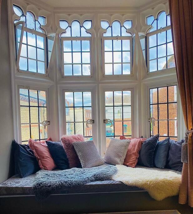 The Most Central Apartment In Canterbury Stunning Interiors, Fully Equipped, City Views And Free Wifi! Ngoại thất bức ảnh