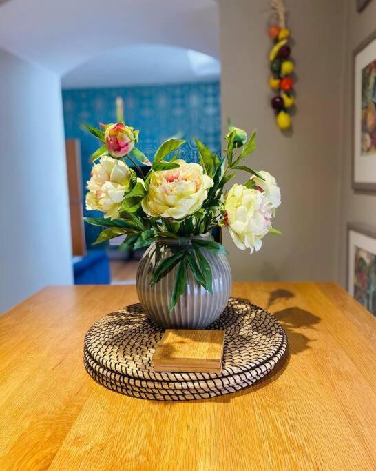 The Most Central Apartment In Canterbury Stunning Interiors, Fully Equipped, City Views And Free Wifi! Ngoại thất bức ảnh