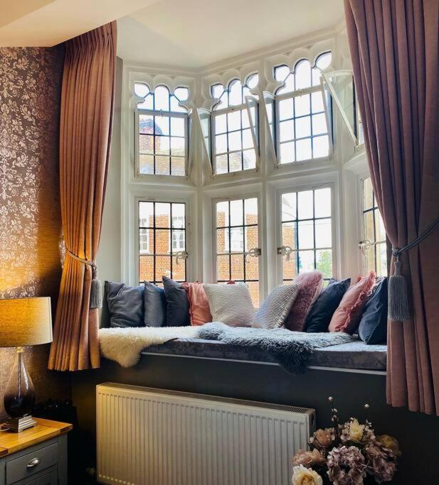 The Most Central Apartment In Canterbury Stunning Interiors, Fully Equipped, City Views And Free Wifi! Ngoại thất bức ảnh