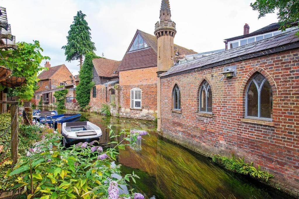 The Most Central Apartment In Canterbury Stunning Interiors, Fully Equipped, City Views And Free Wifi! Ngoại thất bức ảnh