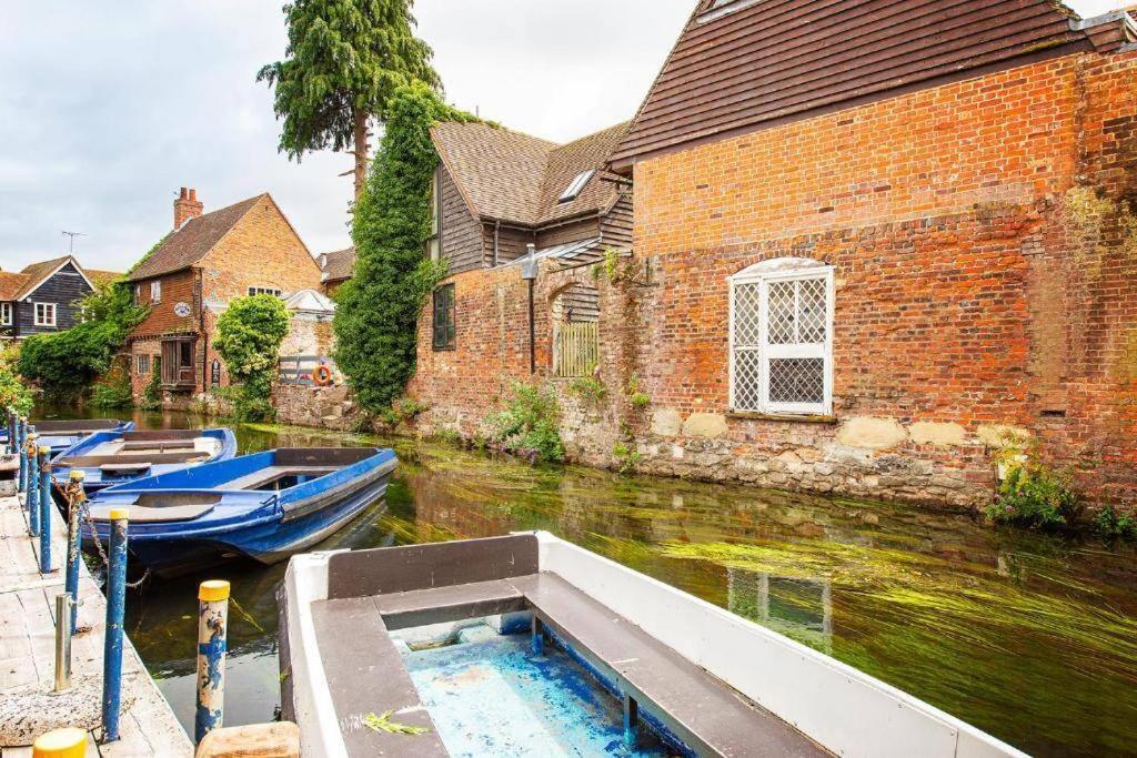 The Most Central Apartment In Canterbury Stunning Interiors, Fully Equipped, City Views And Free Wifi! Ngoại thất bức ảnh