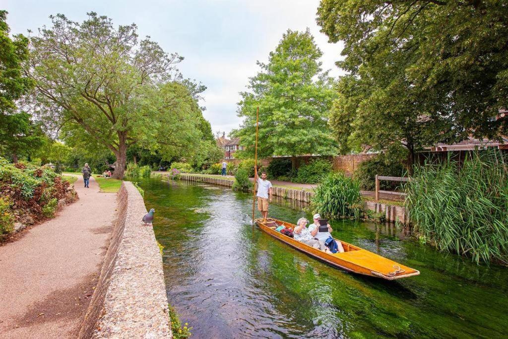 The Most Central Apartment In Canterbury Stunning Interiors, Fully Equipped, City Views And Free Wifi! Ngoại thất bức ảnh