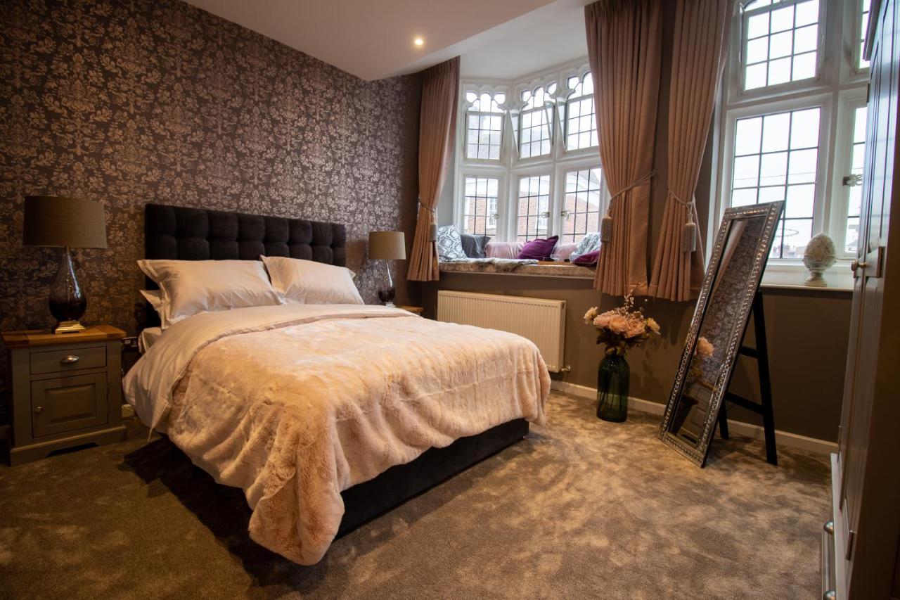 The Most Central Apartment In Canterbury Stunning Interiors, Fully Equipped, City Views And Free Wifi! Ngoại thất bức ảnh